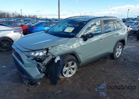 2020 Toyota Rav4 Xle z USA, uszkodzony, nr VIN 2T3P1RFV7LW101166
